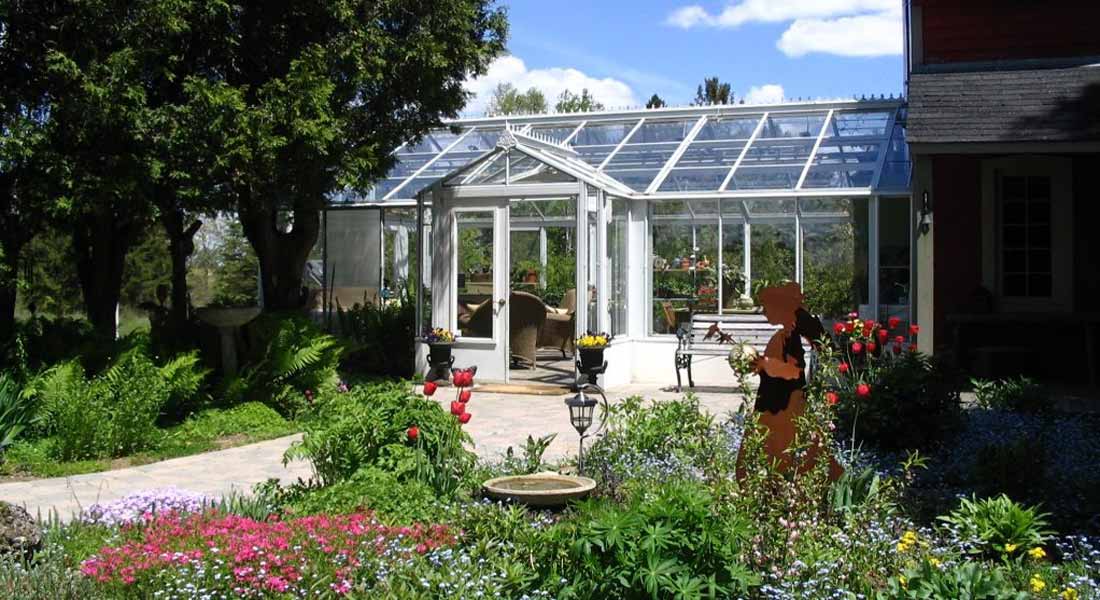 Greenhouse Manufacturers 101: Finding the Best among the Greens